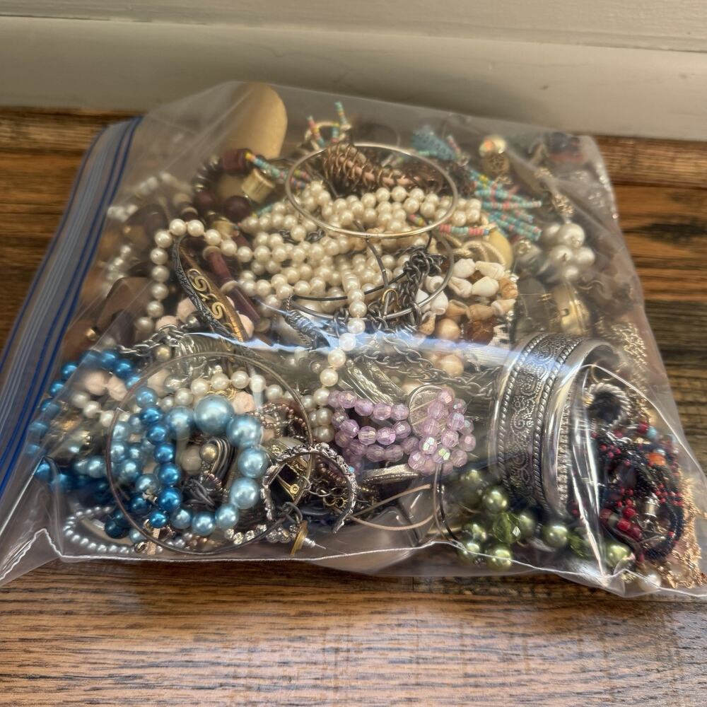 6 Lbs. Vintage to Modern Costume Jewelry Junk Tangled Estate Craft Lot - Picture 3 of 9